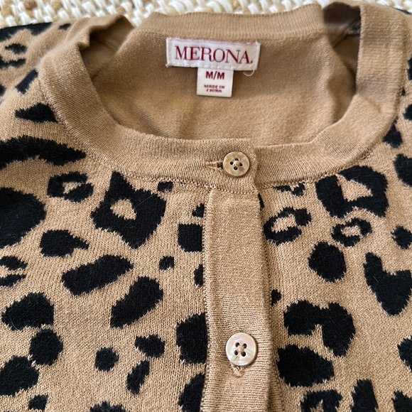 Merona button down sweater~ size Medium - Picture 2 of 4